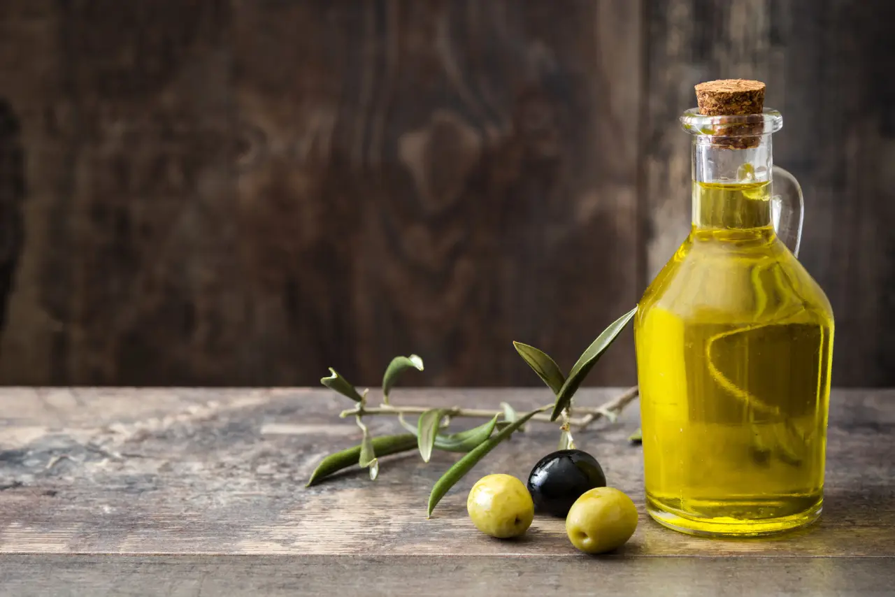 Olio extravergine a digiuno: perché può aiutare a ridurre i picchi glicemici Olio extravergine a digiuno: perché può aiutare a ridurre i picchi glicemici