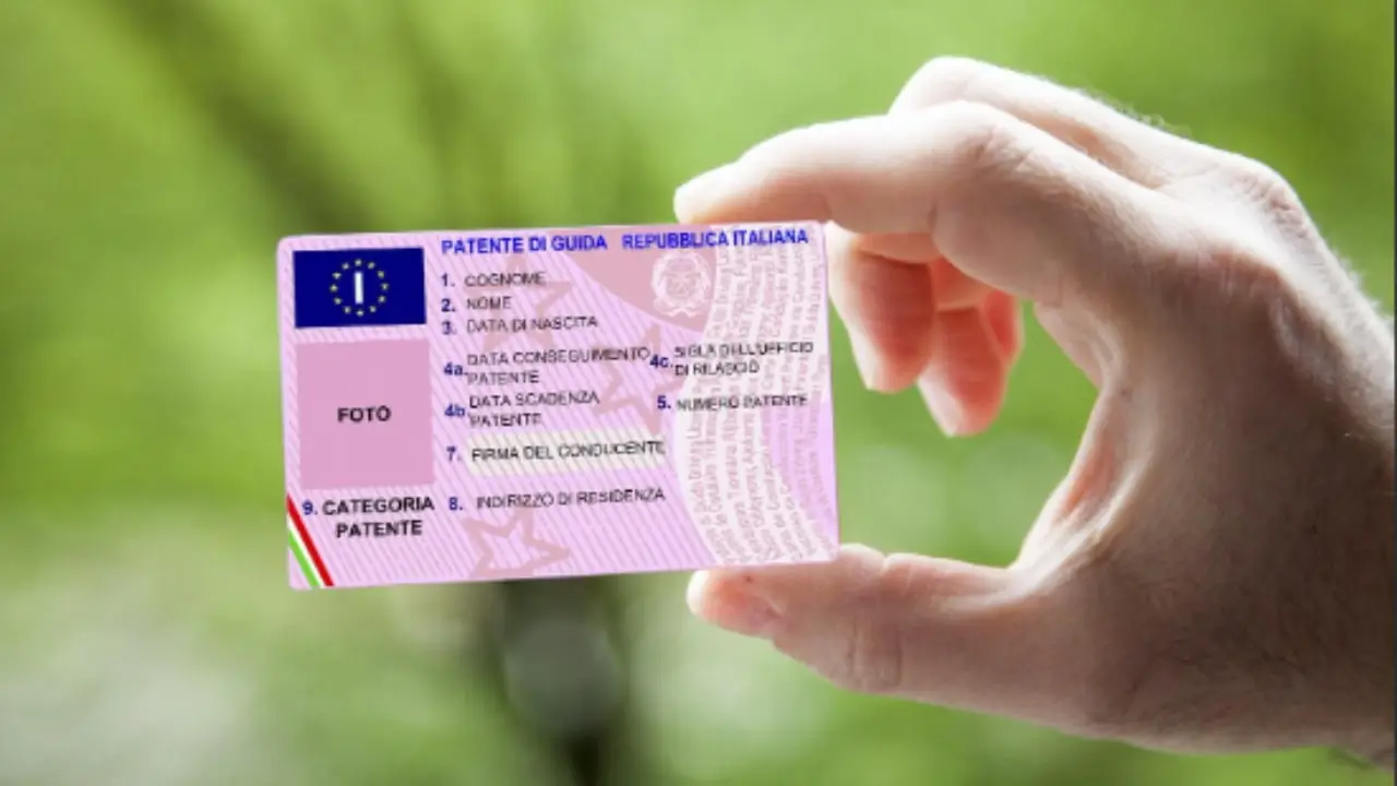 Scopri i nuovi limiti di età per il rinnovo della patente e cosa rischi se li superi Scopri i nuovi limiti di età per il rinnovo della patente e cosa rischi se li superi