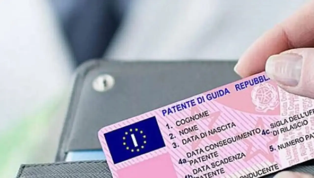 Scopri i nuovi limiti di età per il rinnovo della patente e cosa rischi se li superi Scopri i nuovi limiti di età per il rinnovo della patente e cosa rischi se li superi