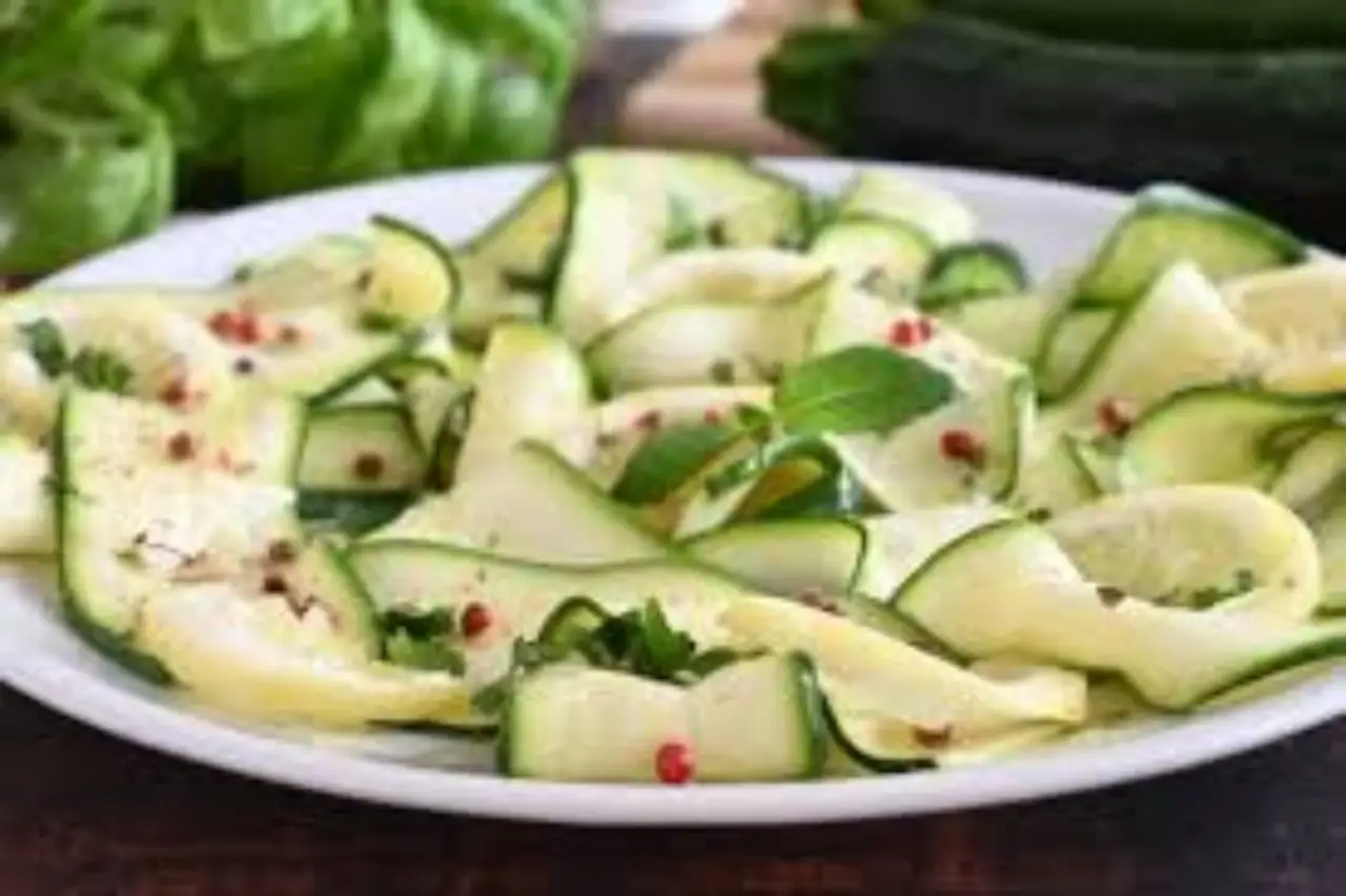 La cena perfetta con pesce azzurro e zucchine per digestione leggera e pancia sgonfia La cena perfetta con pesce azzurro e zucchine per digestione leggera e pancia sgonfia