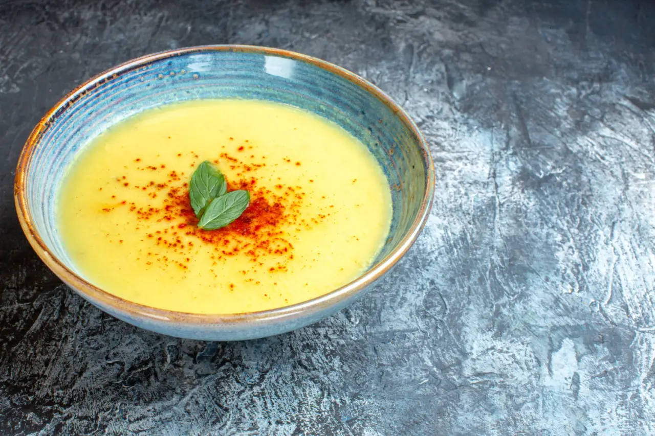La zuppa di carote e zenzero: il pasto serale che facilita il risveglio leggero La zuppa di carote e zenzero: il pasto serale che facilita il risveglio leggero