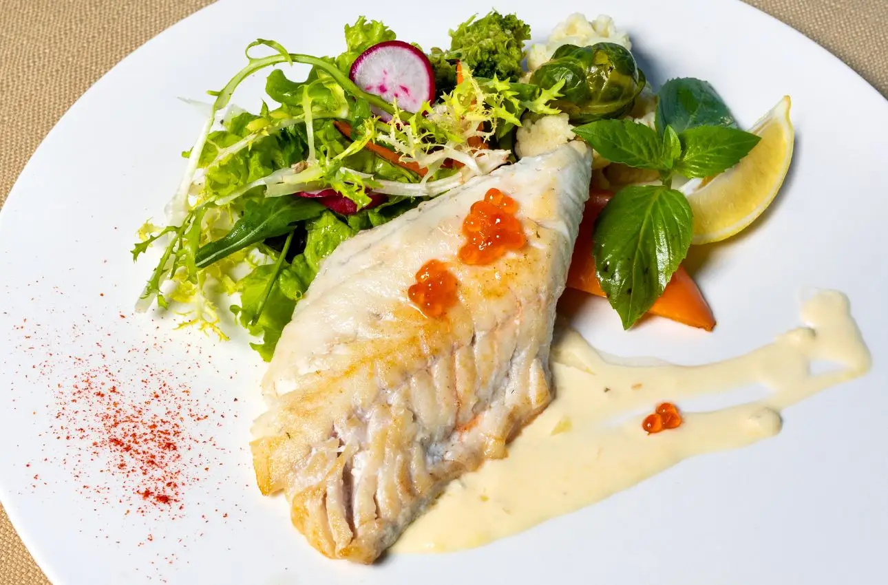 Filetto di merluzzo e spinaci: cena leggera per chi pratica attività sportiva