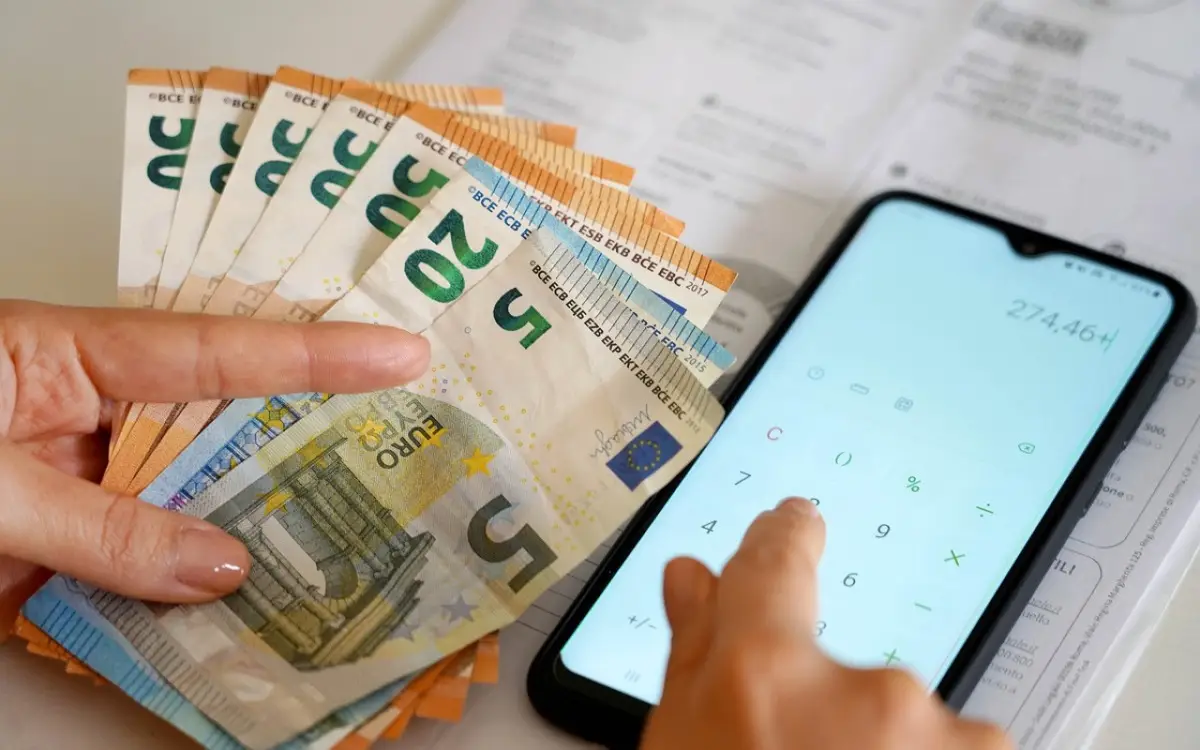 Bonifico bancario: chi lo effettua e come funziona questo strumento di pagamento? Bonifico bancario: chi lo effettua e come funziona questo strumento di pagamento?
