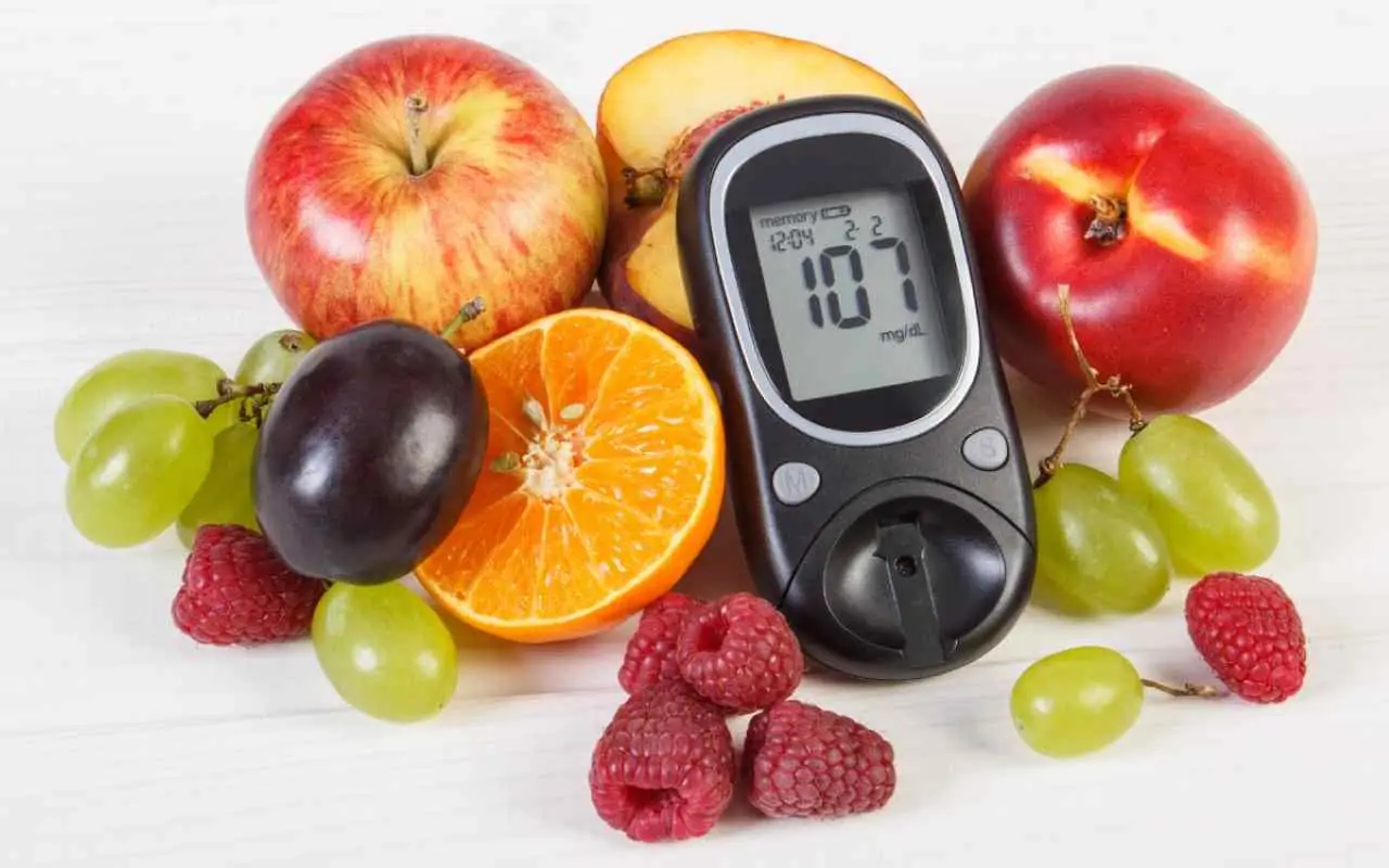 Frutta di stagione che aiuta a controllare la glicemia: cosa scegliere a tavola Frutta di stagione che aiuta a controllare la glicemia: cosa scegliere a tavola