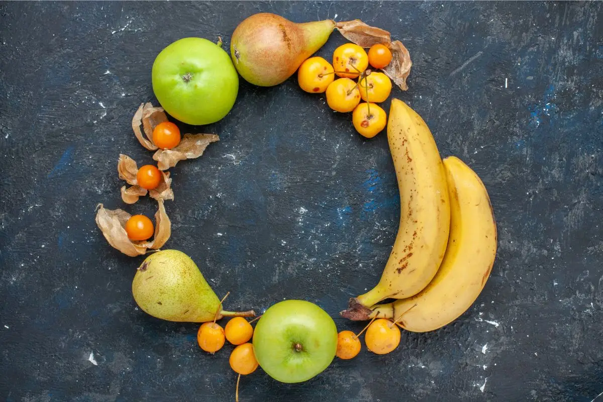 Frutta di stagione che aiuta a controllare la glicemia: cosa scegliere a tavola Frutta di stagione che aiuta a controllare la glicemia: cosa scegliere a tavola