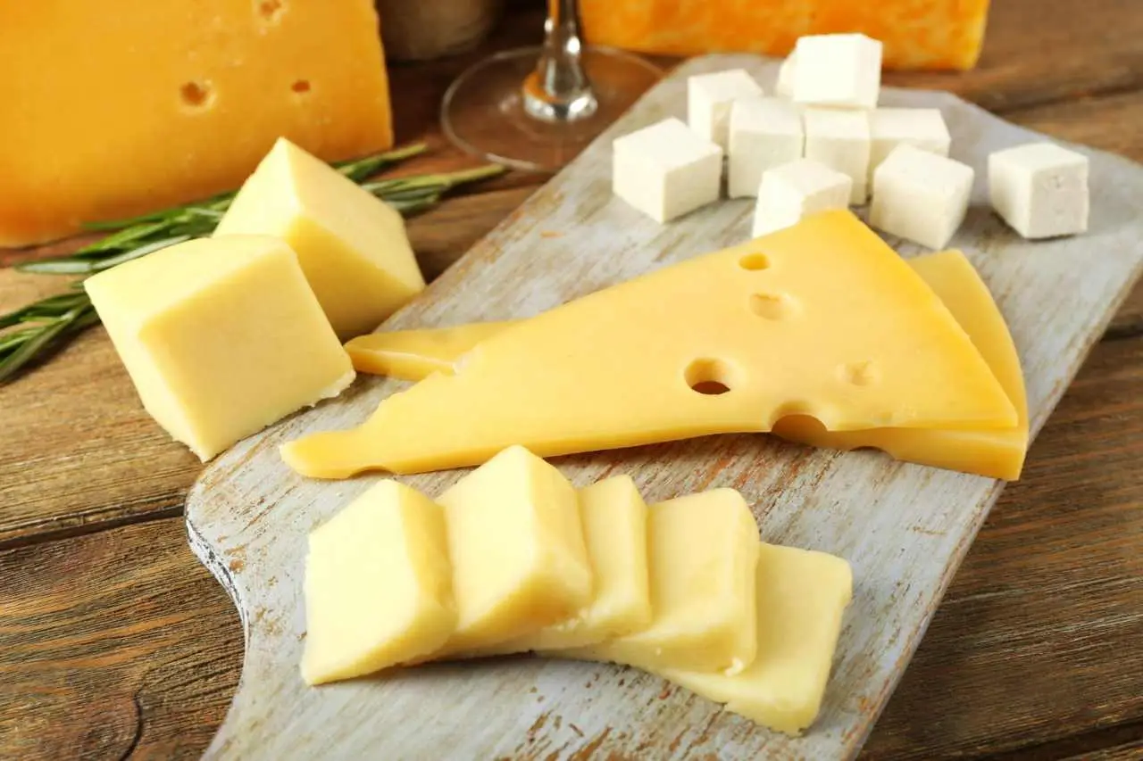 I formaggi magri consigliati dai dietisti per tenere stabile la glicemia I formaggi magri consigliati dai dietisti per tenere stabile la glicemia