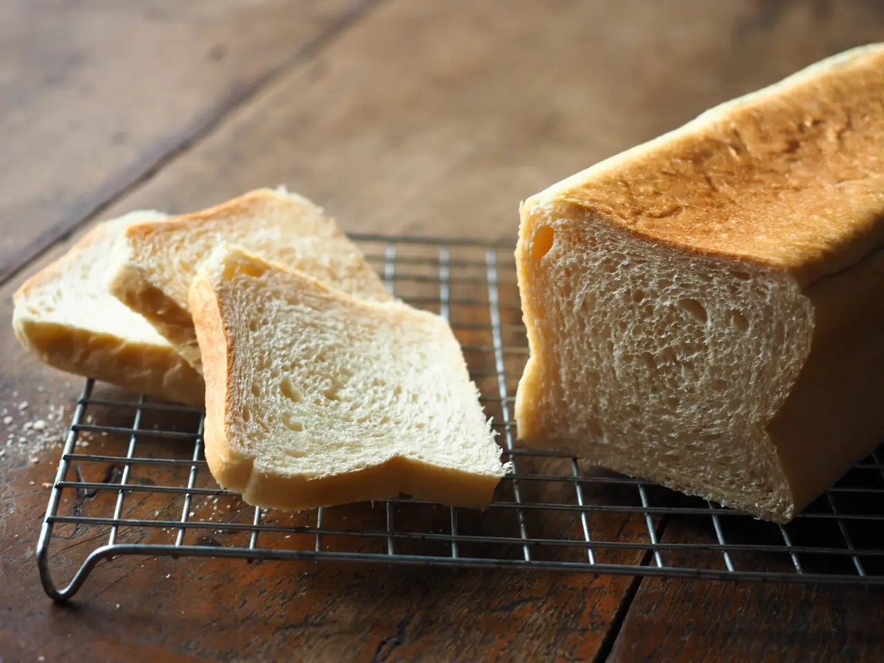 Mai combinare pane bianco e questi alimenti: aumentano il rischio di gonfiore notturno Mai combinare pane bianco e questi alimenti: aumentano il rischio di gonfiore notturno