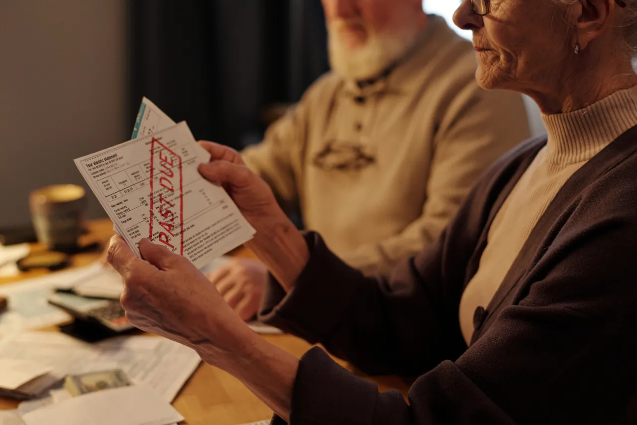 Attenzione alle scadenze: cosa cambia nei rinnovi di patente per over 70 da giugno Attenzione alle scadenze: cosa cambia nei rinnovi di patente per over 70 da giugno