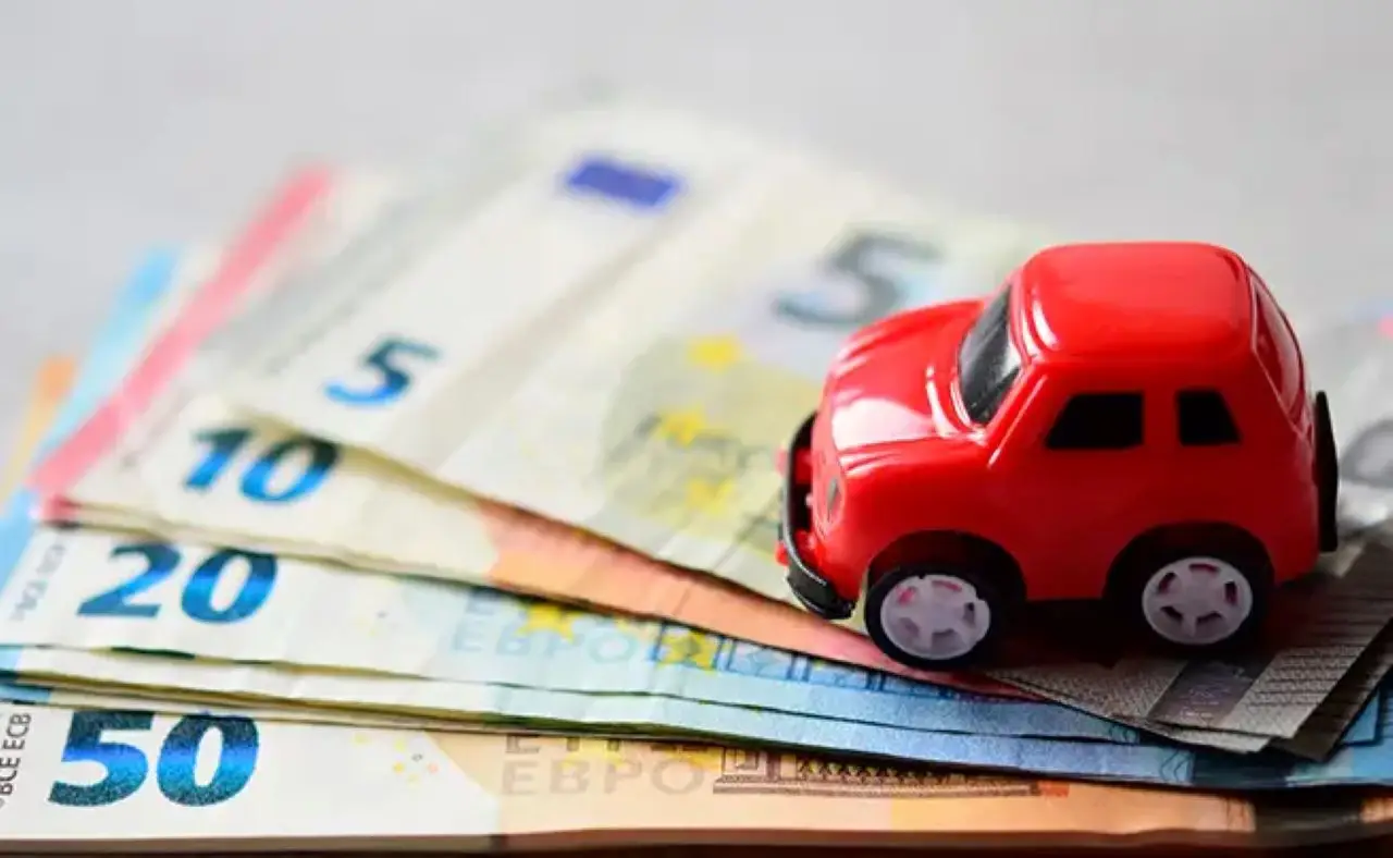 Domanda urgente: chi rischia davvero di perdere l’esenzione bollo auto dopo i 75 anni? Domanda urgente: chi rischia davvero di perdere l’esenzione bollo auto dopo i 75 anni?